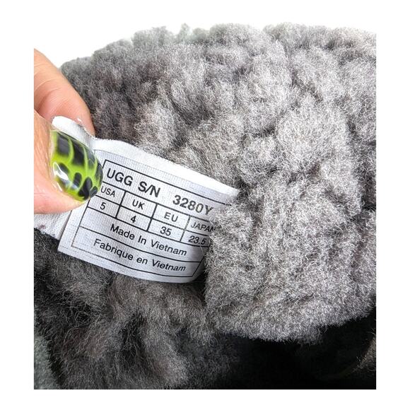 UGG Short Bailey II 2.0 Gray Womens Sz 5 with Bows Suede Boots Sheepskin Lined - Picture 4 of 11